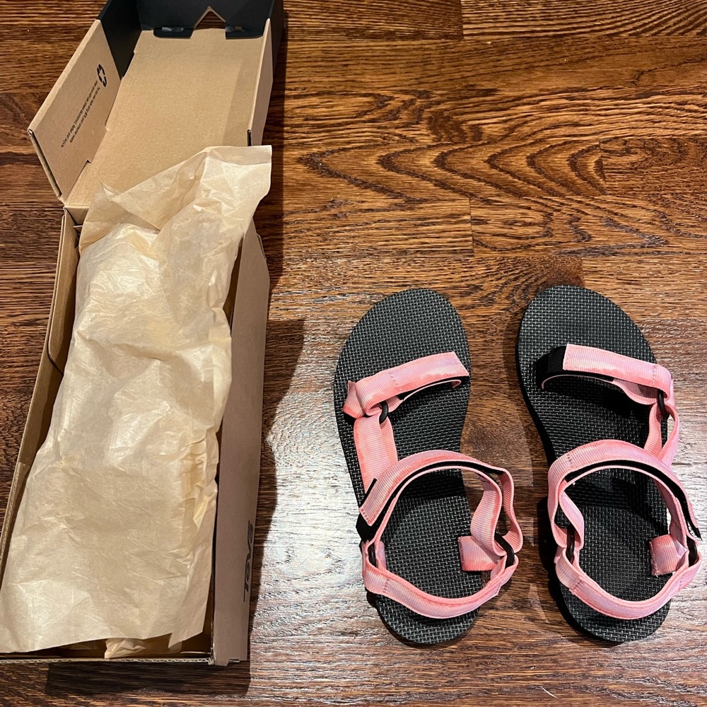 Pink Tie Dye Teva Sandals sz 7 NIB